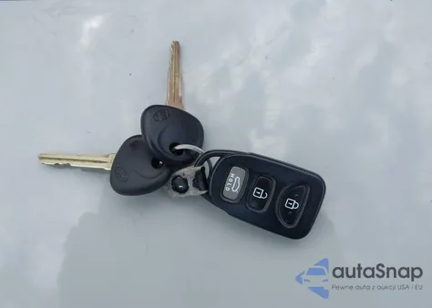 2015 Hyundai Elantra Se из США, поврежденный, VIN 5NPDH4AEXFH556243